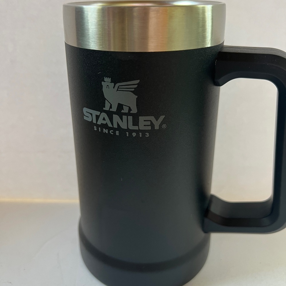 Stanley Duluth Trading Co Adventure Big Grip Beer Stein 24oz Matte Black Mug